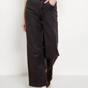 Jean Large Droit Gris en Denim de Coton – L’Essence du Minimalisme Chic