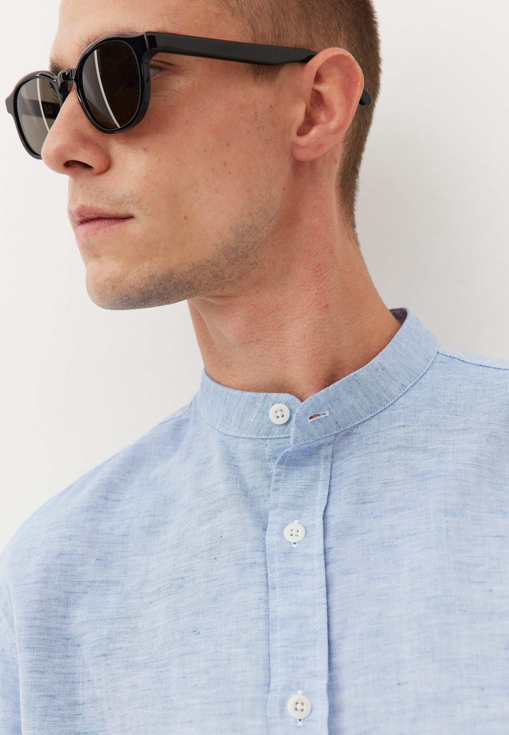 La chemise col officier