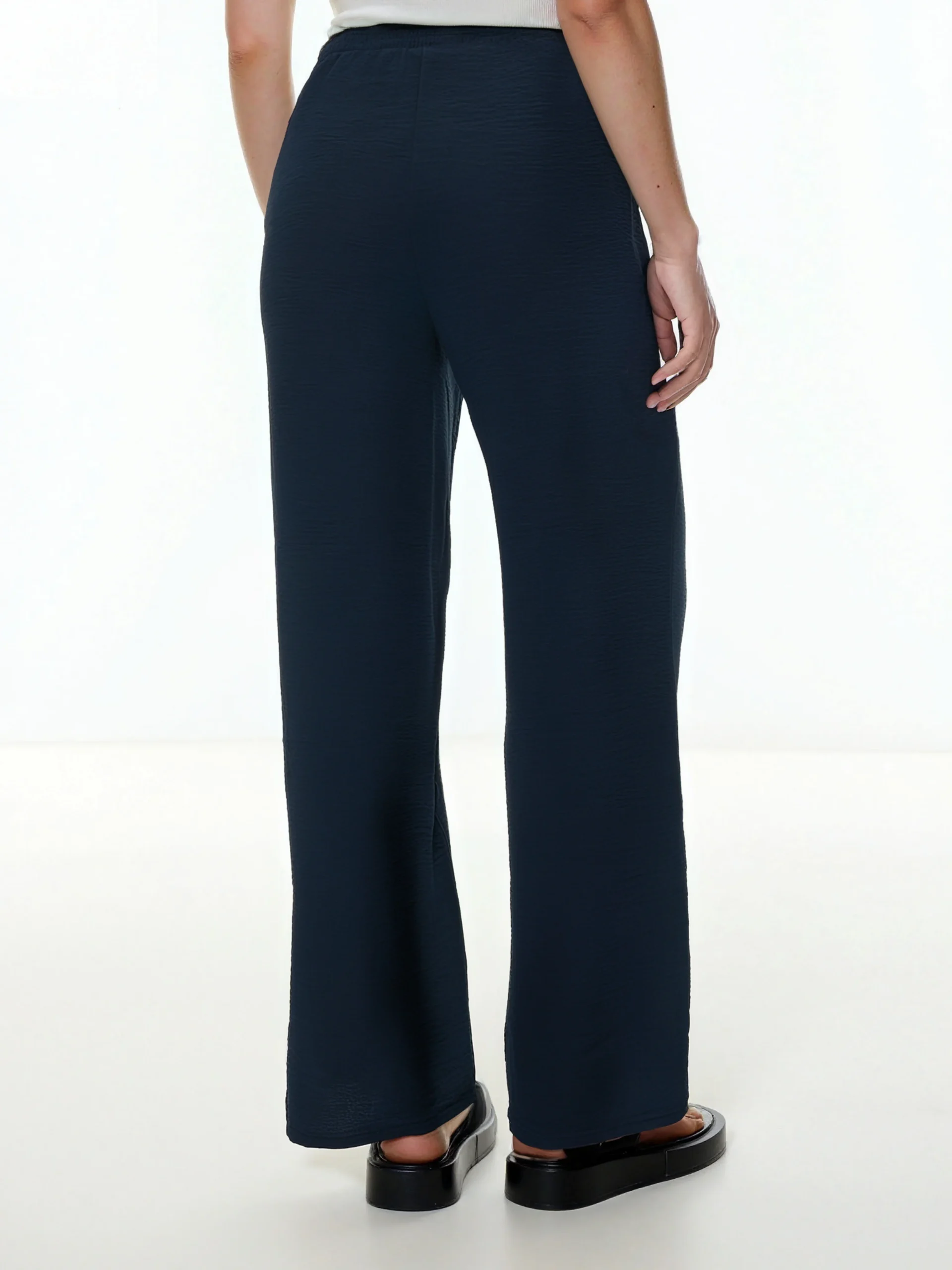 Pantalon fluide en tissu gaufré – Image 9