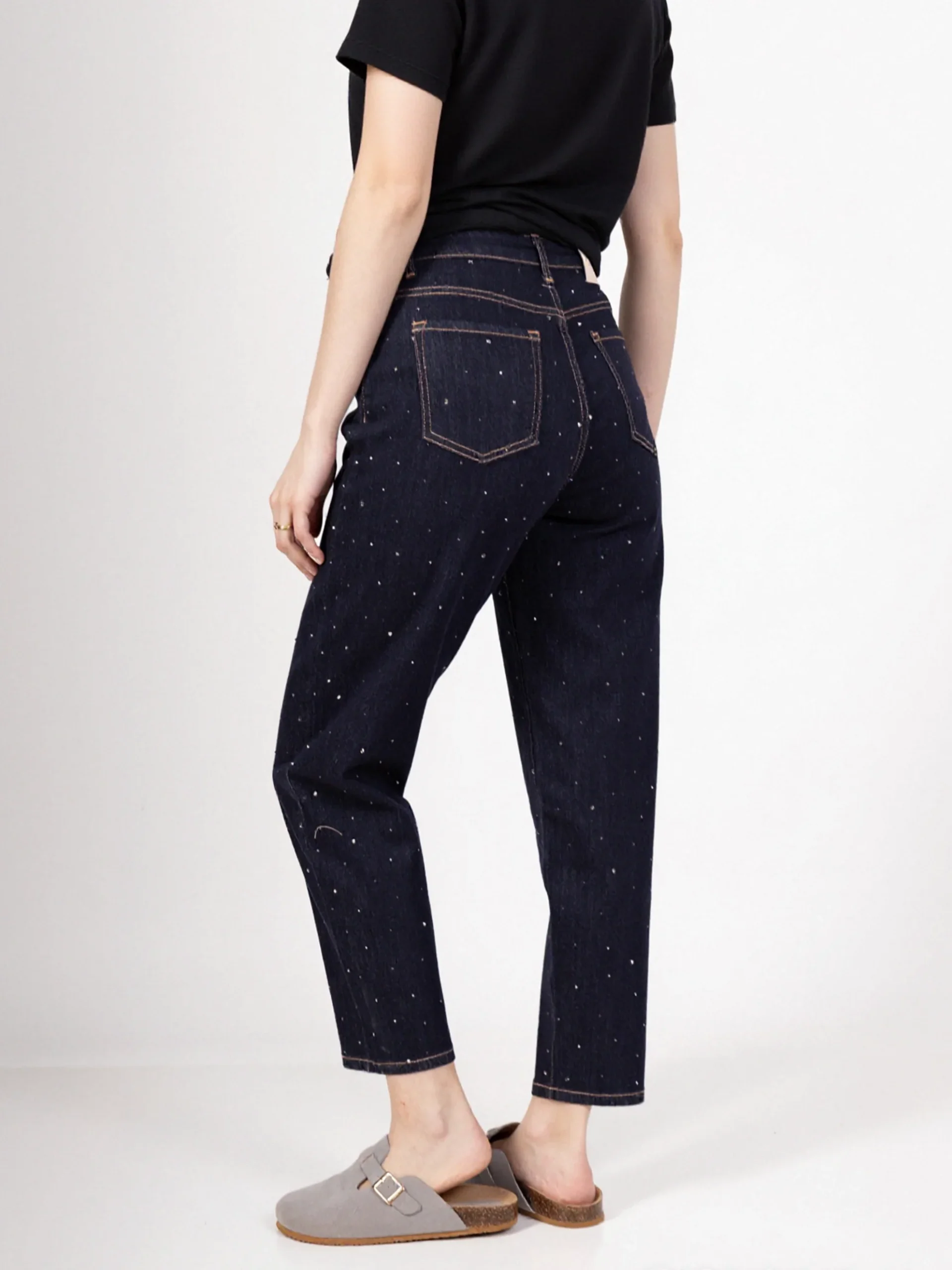 Jean mom entièrement orné de strass