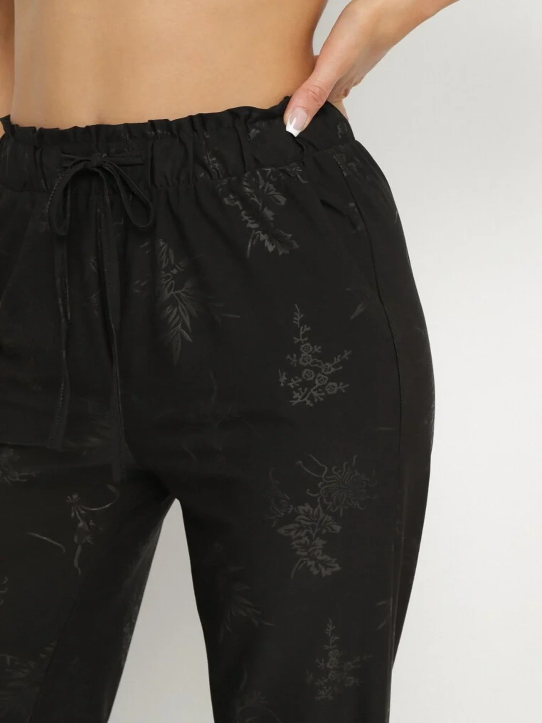 Pantalon droit en tissu doux imprimé ton sur ton – Image 6