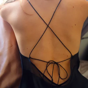 Envie Nuisette dos nu en soie 16 mommes Noir