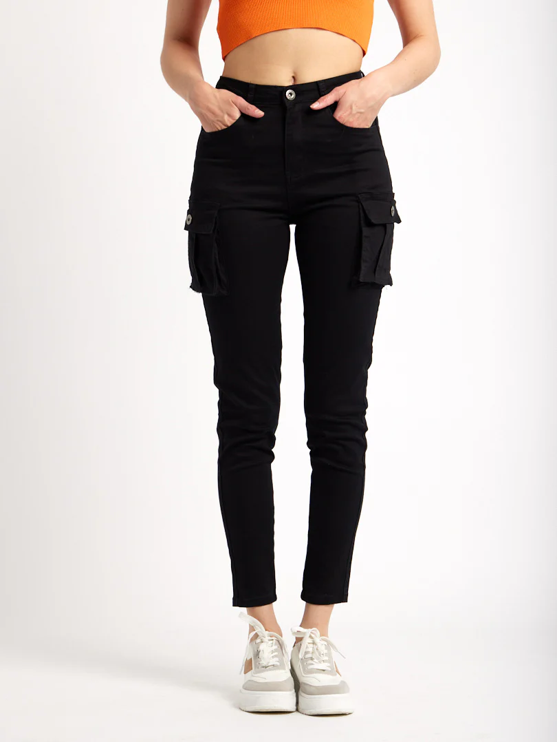 Pantalon cargo skinny avec poches à rabat