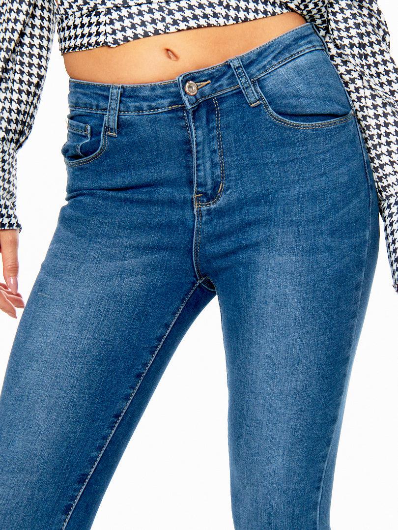 Jean push up finition effilochée – Image 3