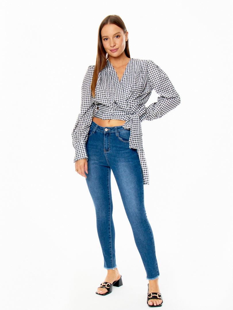 Jean push up finition effilochée