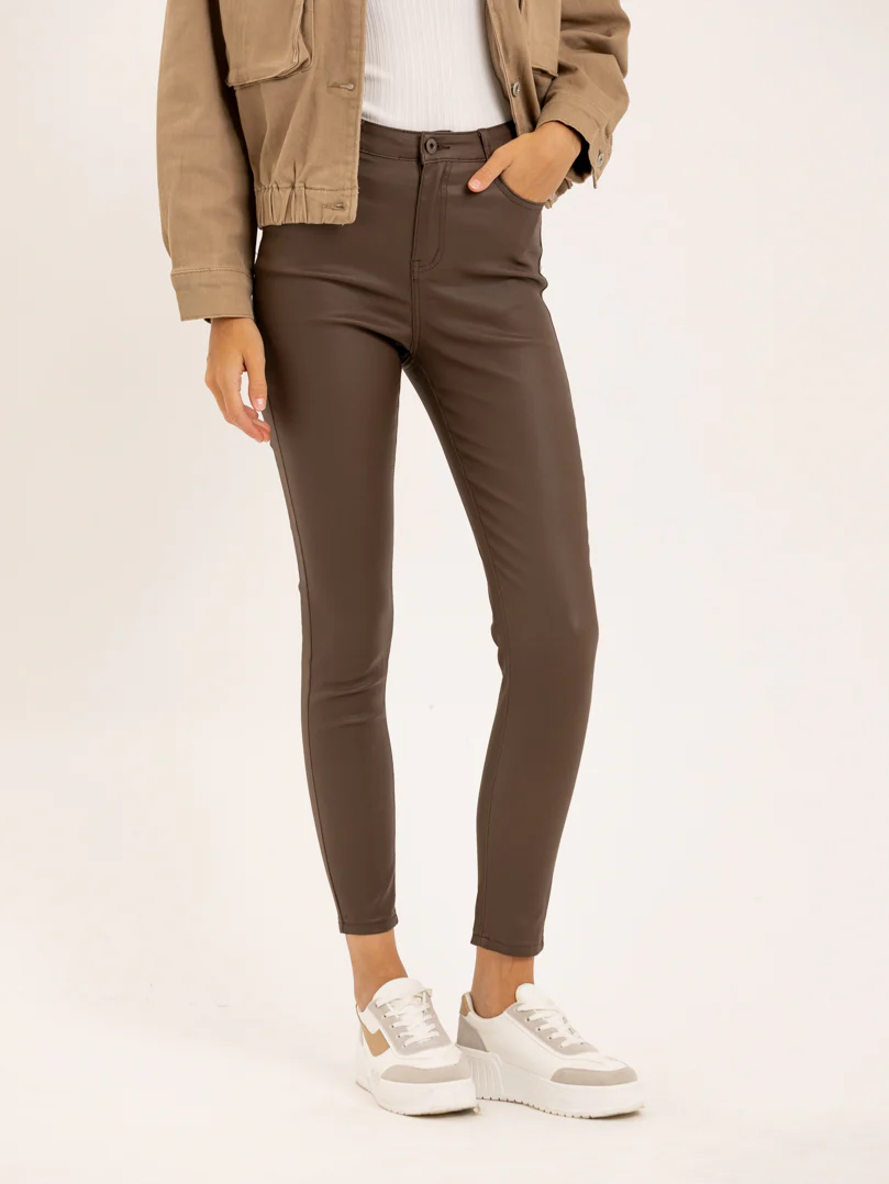 Pantalon skinny noir simili cuir mat – Image 3