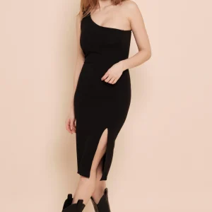 Robe asymétrique mi-longue avec fente