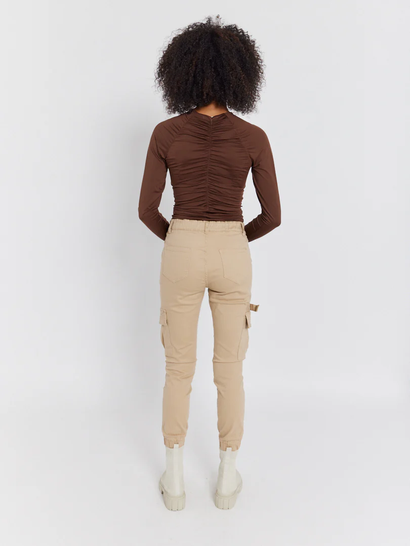 Pantalon cargo ajusté