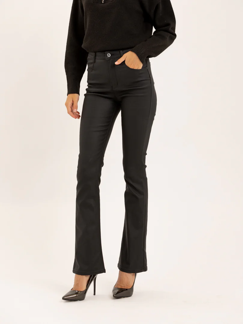 Pantalon flare fit noir effet cuir
