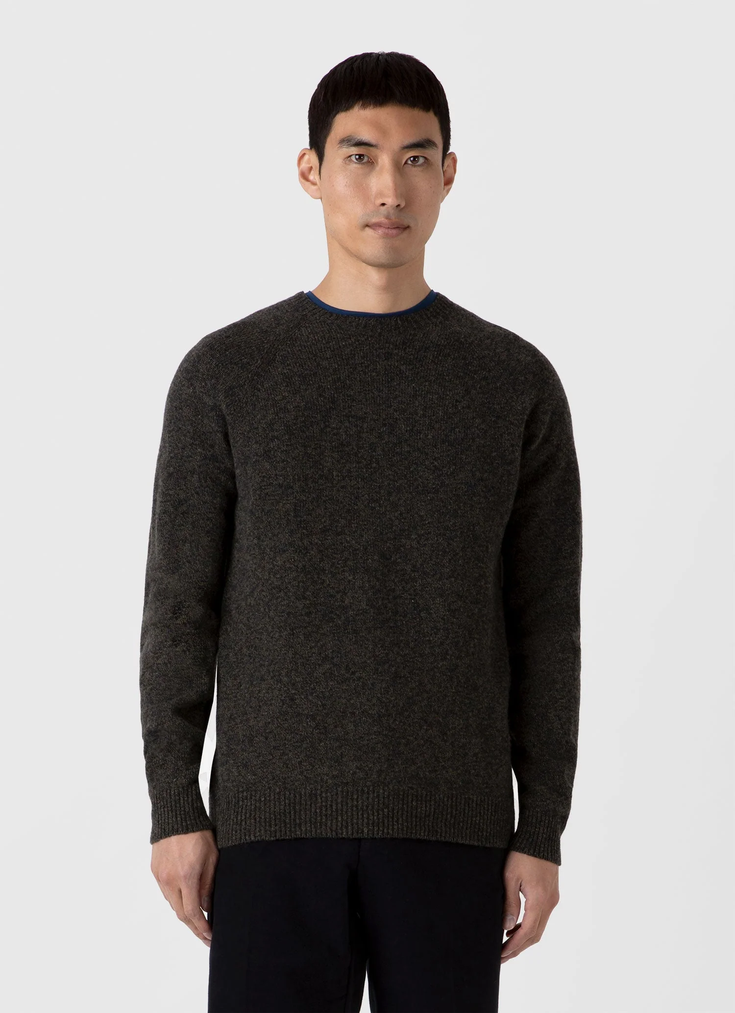 Men&rsquo;s Lambswool Crew Neck Jumper in Khaki Twist