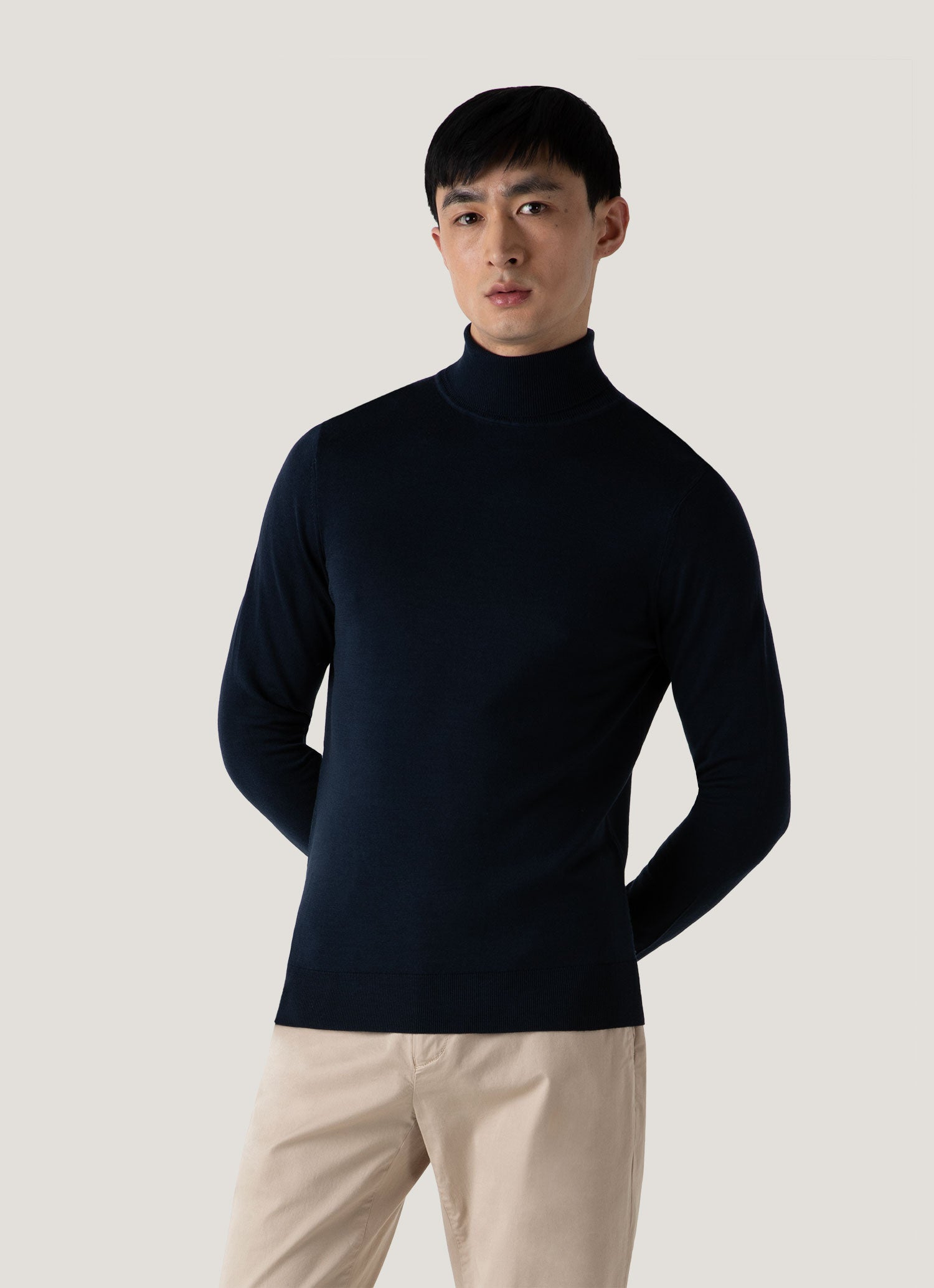 Men&rsquo;s Extra-Fine Merino Roll Neck in Light Navy