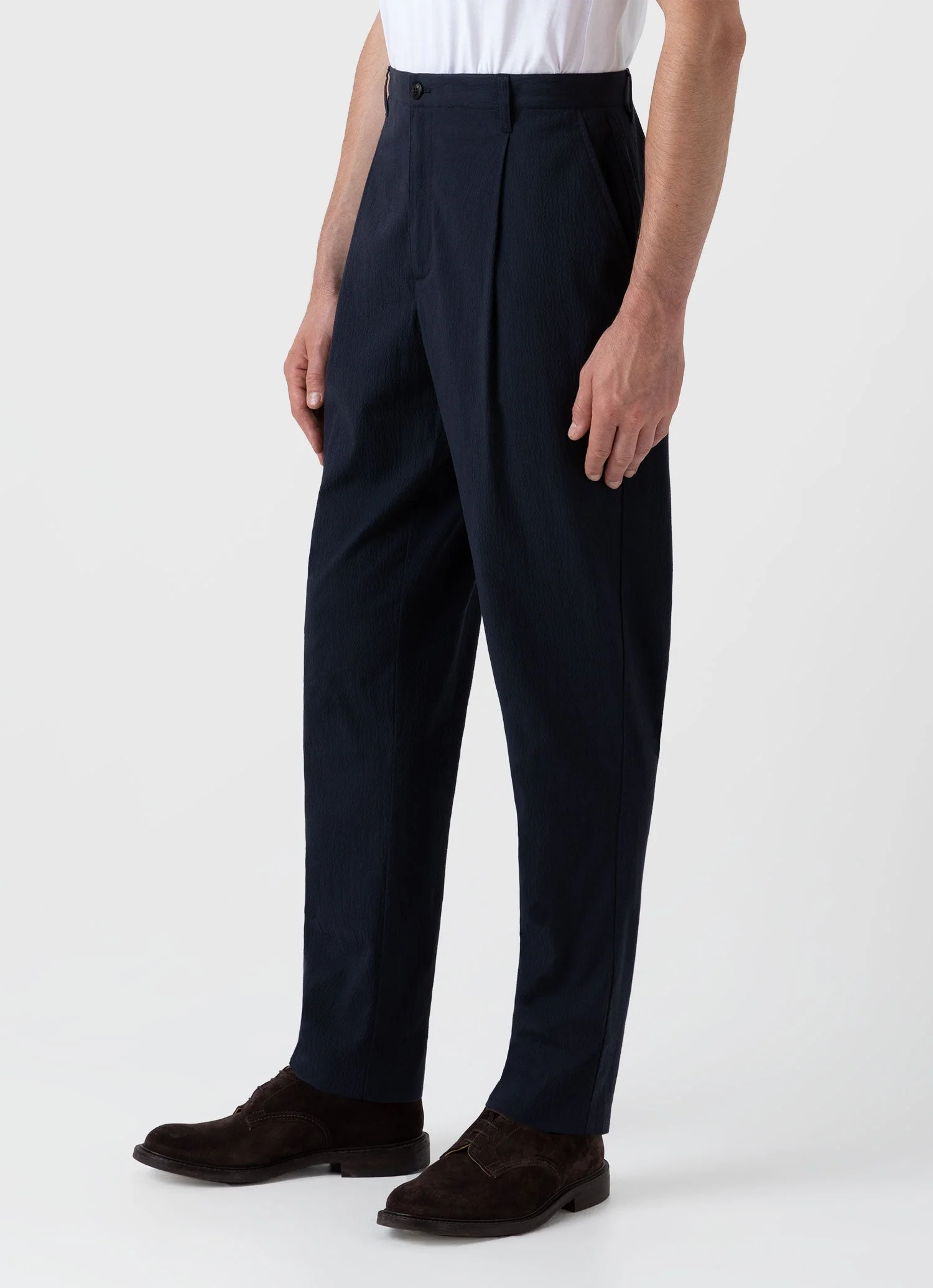 Men's Pleated Seersucker Trouser in Navy – Image 6