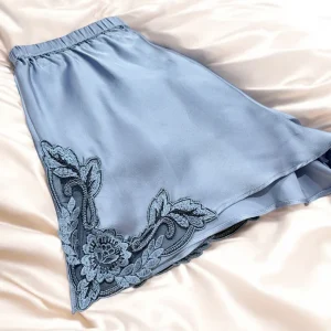 AMOUR Shorty en soie et dentelle Bleu 19 mommes