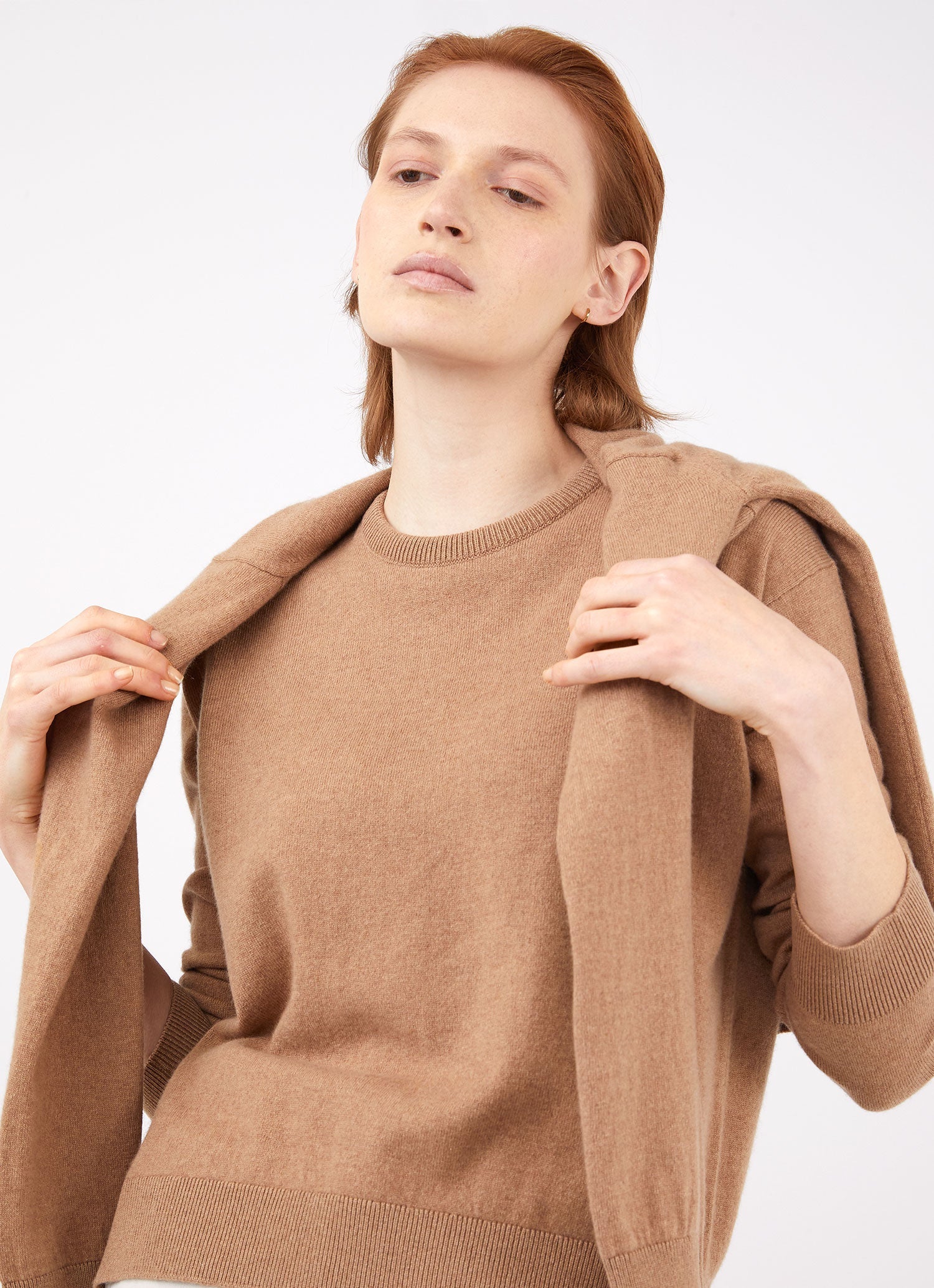 Women&rsquo;s Cashmere Crew Neck Jumper in Camel